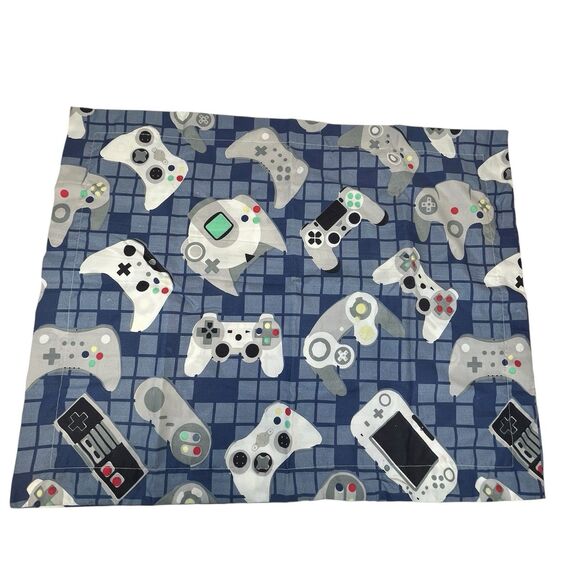 2‎ Nintendo Gaming Controllers Pillow Shams Blue size 30 X 23 Envelope Style - Picture 1 of 5